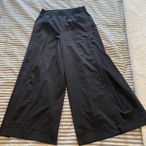 Lululemon crop pants